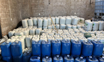 Polícia Civil apreende 14,5 mil litros de defensivos agrícolas em barracão em Primavera do Leste
