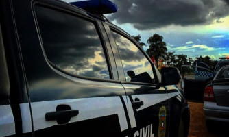 Foragido por roubo é identificado por policiais civis durante evento na fronteira