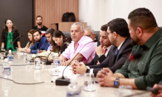 Deputados e representantes de empresa discutem conflito envolvendo obra de ferrovia