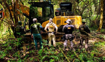 22 Pás Carregadeiras foram destruídas em operação no Garimpo do Sararé