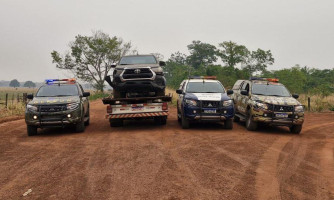 Gefron e Patrulha Rural localizam caminhonete furtada em Cuiabá na fronteira com a Bolívia
