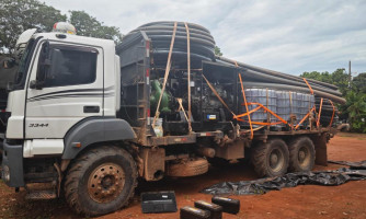 Polícia Civil intercepta veículo com combustível e equipamentos sendo levados para garimpo ilegal em Conquista D'Oeste
