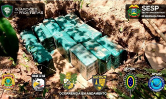 Forças de Segurança apreendem 500 kg de cocaína; caminhonete e picape são capturadas