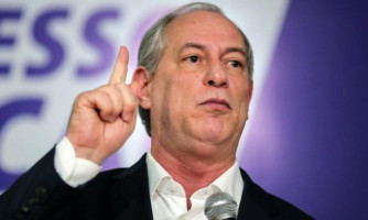Ciro diz que governo Lula transferiu mais dinheiro a bancos do que a pobres