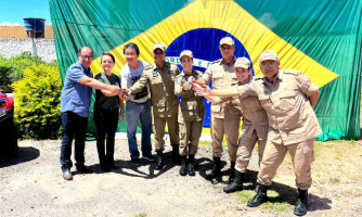 Corpo de Bombeiros Militar entrega viaturas à unidade de Cáceres