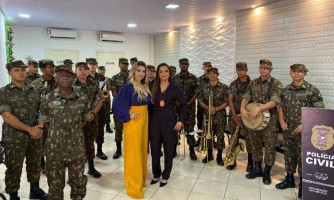 Delegada presta homenagem a colegas e colaboradores em despedida de delegacia em Cáceres
