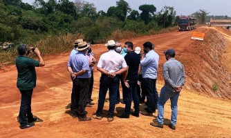 Deputado anuncia abertura de licitação para os primeiros 45 km de asfalto na Estrada do Matão em Pontes e Lacerda