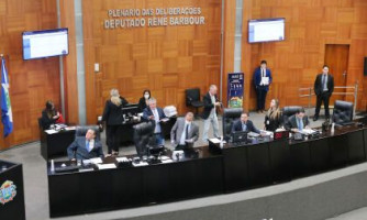 Deputados limpam a pauta de vetos. Dos 34 votados, cinco foram derrubados