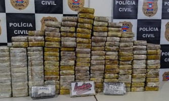Droga avaliada em R$ 5 milhões é aprendida em carreta carregada de algodão em Campos de Júlio