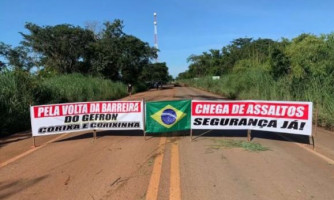 Fazendeiros e sitiantes de Cáceres (MT) bloqueiam fronteira com a Bolívia em protesto contra assaltos na região