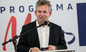 Governador Mauro Mendes assina promoção de policiais militares em Mato Grosso