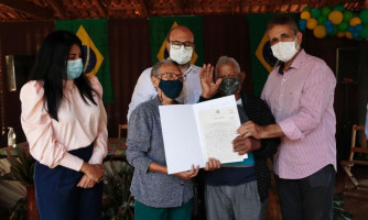 Governo de Mato Grosso entrega títulos definitivos para famílias de assentamento rural em Cáceres