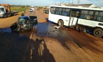 Idosa de 79 anos morre após colisão entre ônibus e carro em rodovia federal