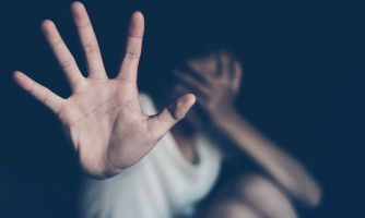 Justiça condena pedreiro a 52 anos de prisão por estuprar e matar mulher e também abusar da filha dela