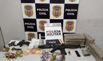 Operação integrada prende 12 em flagrante e apreende armas e drogas