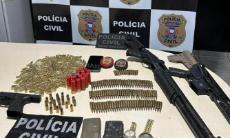 Polícia Civil prende integrante de facção envolvido em homicídio e apreende armamento pesado e munições