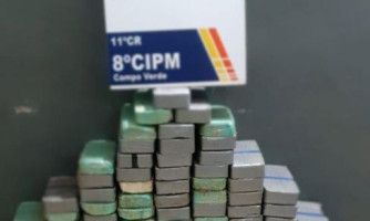 Polícia Militar apreende 153 quilos de pasta base de cocaína escondida em caminhão