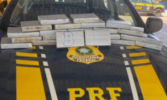 Polícia Rodoviária Federal, em Pontes e Lacerda/MT, prende homem transportando droga enrolada em edredom dentro de ônibus