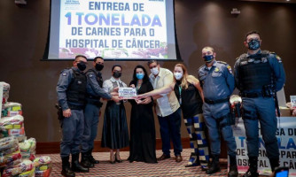 Primeira-dama e PM entregam 1 tonelada de proteína animal para o Hospital de Câncer