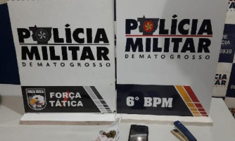 Quatro pessoas são presas pela PM por porte ilegal de arma e uso de drogas
