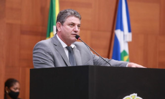 R$ 300 MIL: Deputado Moretto destina emenda para compra de ônibus escolar em Comodoro