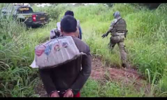 Três bolivianos são presos transportando cocaína na fronteira com a Bolívia