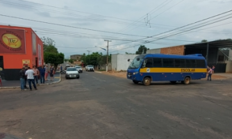 Motociclista é vítima de atropelamento por ônibus após invasão de preferencial, agravando a preocupação com a segurança no trânsito