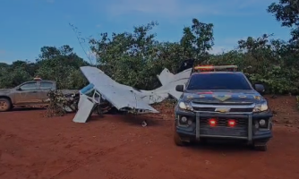 URGENTE: CAI AVIÃO COM DROGAS. GEFRON MONTA CERCO NA MATA