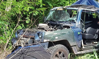 Acidente na BR 174: carro sai da pista e capota
