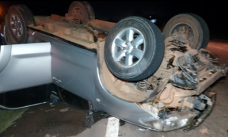 Carro capota várias vezes após acidente na BR-174 próximo a Pontes e Lacerda