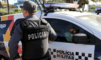 PM prende suspeito de esfaquear atual de ex-namorada