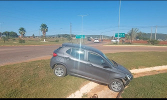 Acidente entre carro e carreta é registrado em Pontes e Lacerda