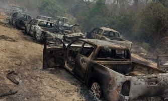 Veículos são queimados no garimpo Sararé