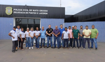 Polícia realiza entrega de cestas básicas aprendidas que será destinadas as famílias carentes