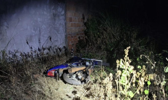 Moto é encontrada abandonada em lote no bairro Vera, em Pontes e Lacerda