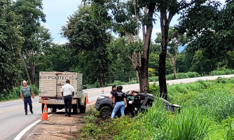 Saída de pista deixa uma pessoa morta na BR-070 próximo à Vila Sadia