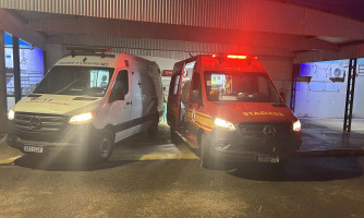 Duas pessoas ficaram feridas após acidente entre moto e carro