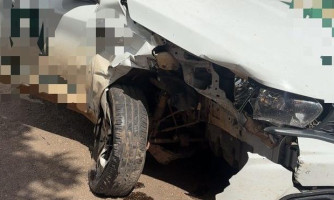 Forte colisão entre HB20 e Fiat Argo assusta moradores em Pontes e Lacerda