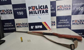 Homem é preso após ameaçar moradores com arma de fogo em fazenda de Cáceres