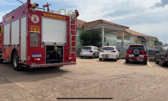 Curto-circuito causa princípio de incêndio na Secretaria de Saúde, mas situação é controlada