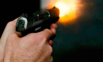 Pai e filho ficam feridos levar varios disparos de arma de fogo em Cáceres