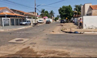 Acidente entre carro e moto é registrado e deixa duas pessoas feridas no centro de Pontes e Lacerda