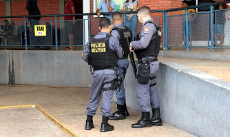 Suspeito invade ônibus e atira em passageiro no terminal de Pontes e Lacerda