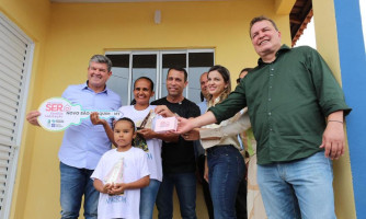 Governo de MT entrega chaves da casa própria para 9 famílias de Novo São Joaquim: 