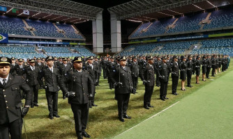 Governo de MT promove 1.015 oficiais e praças da Polícia Militar em solenidade alusiva à Tiradentes