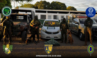 Cães do Gefron encontram “mocó” com quase 20 kg de cocaína em táxi boliviano