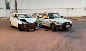 Três pessoas ficam feridas após batida entre dois veículos, em Pontes e Lacerda