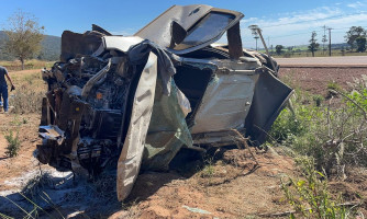 Motorista fica ferido após capotamento na BR-174B