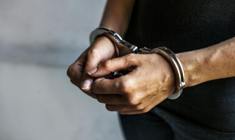 A mando do Comando Vermelho, menor de 16 anos mata e decapita vítima