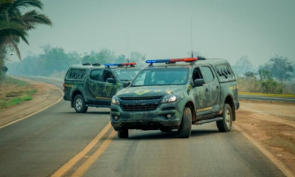 Bandidos trocam tiros com policiais do Gefron em Vila Bela e policial fica ferido